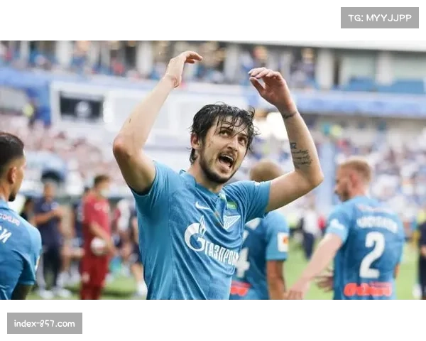 苏莱25场6球效率稳定，罗马年轻前锋成长轨迹符合预期