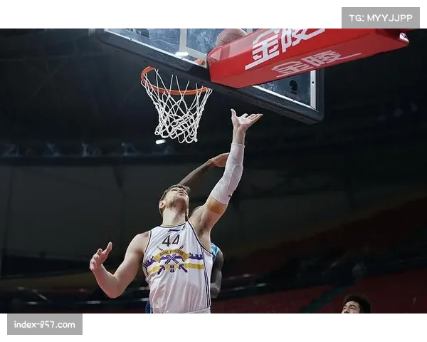 维纳莱斯进攻选择欠佳 四川外援投篮命中率低迷